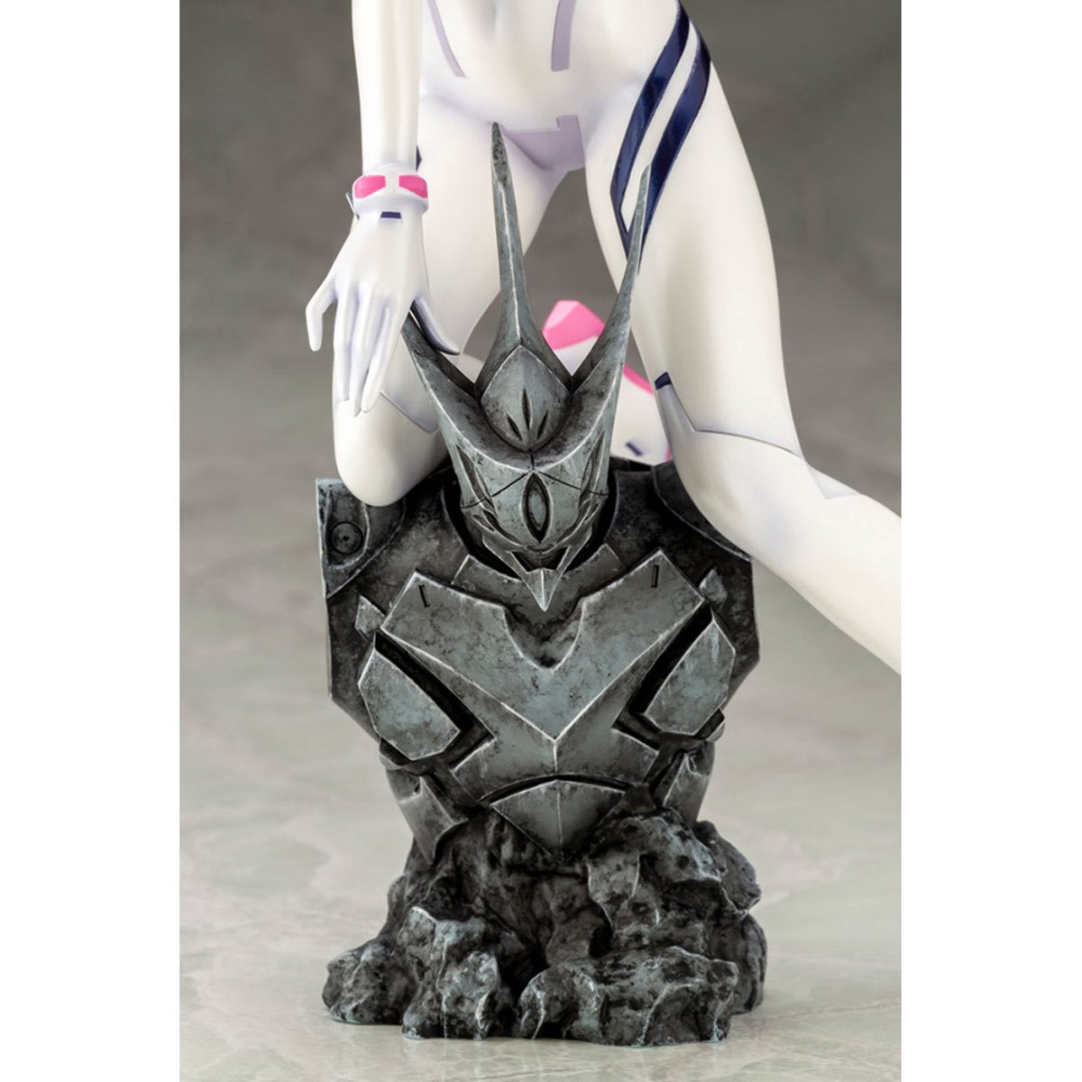 Rebuild of Evangelion Mari Makinami Illustrious White Plugsuit Ver. 1:6 Scale Statue