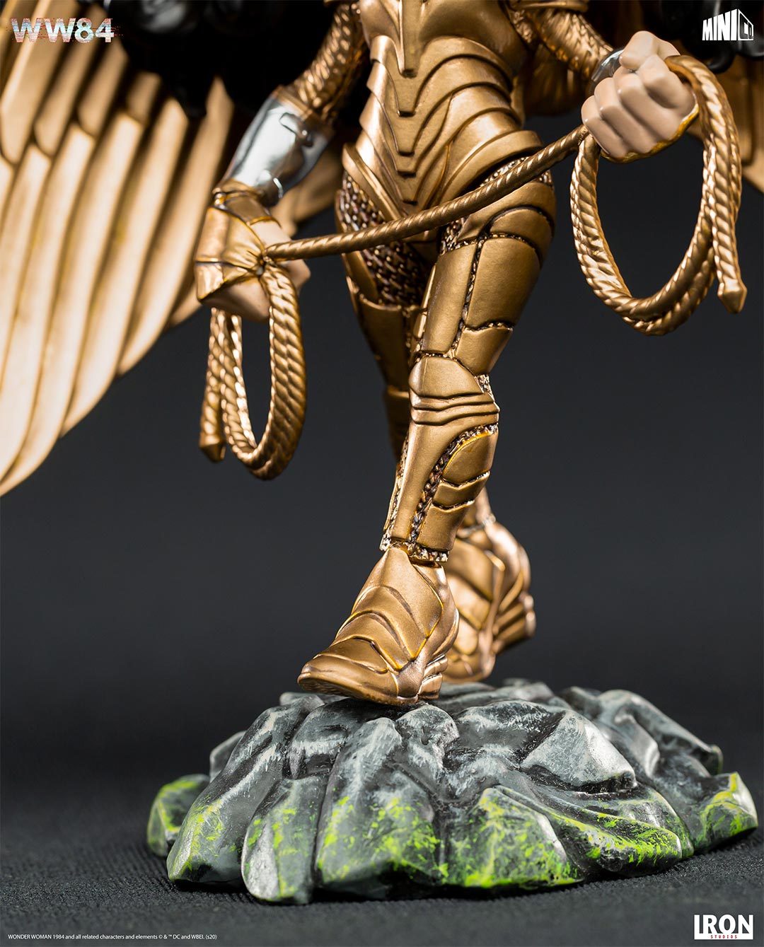 MiniCo. Vinyl Figure: DC - Wonder Woman Armored Version –